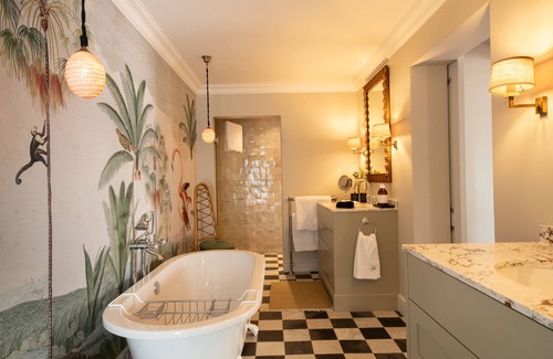 Westcliff House | Discover La Fontaine Guest House: 4-Star Elegance Awaits