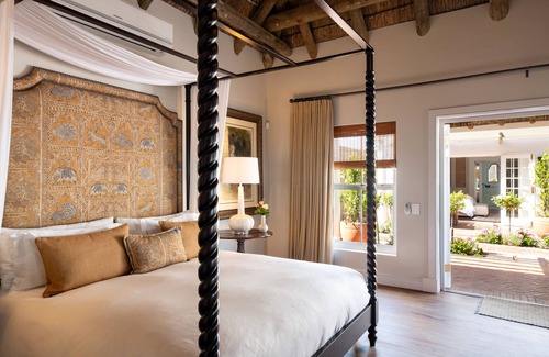 Westcliff House | Discover La Fontaine Guest House: 4-Star Elegance Awaits