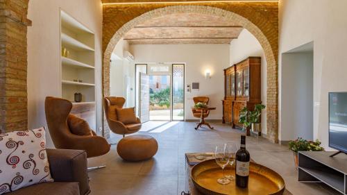 Siena Villa | Discover La Fonte Di Santa Regina 16: Oceanfront Retreat