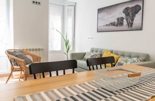 Luarca Apartment | Discover La Fontina de Luarca with Spa & Kitchen Amenities