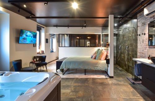 Eppe-Sauvage Apartment | Indulgent Retreat at La Forge - Jacuzzi, Sauna & Breakfast