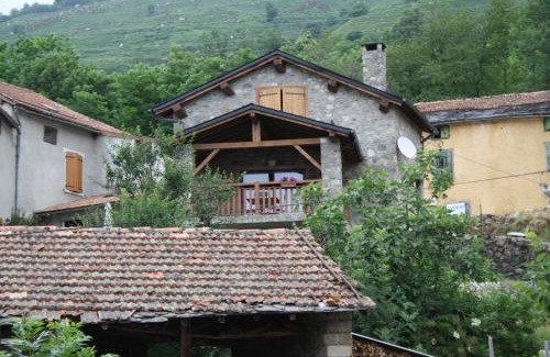 Axiat House | Pet-Friendly Retreat at La Forge d'Andribet - Rated 9.3/10