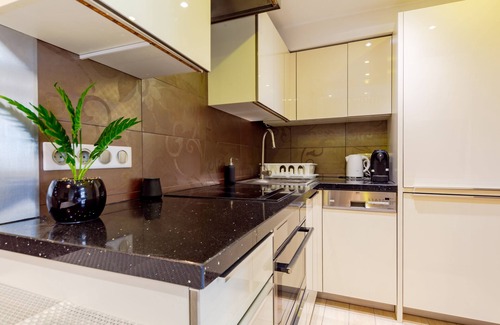 Inner City Budapest House | Guest Rated 9.8: La Fortezza Panzió with Family Amenities