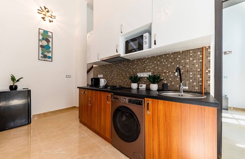 Inner City Budapest House | Guest Rated 9.8: La Fortezza Panzió with Family Amenities
