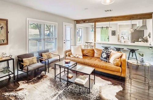 Dripping Springs House | La Fortuna Retreat with Pool for Events & Nature Lovers
