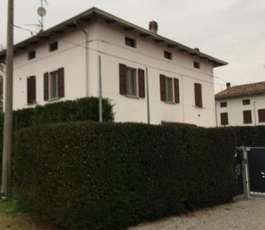 Torrile Bed & Breakfast | Pet-Friendly La Fossetta B&B with Hot Tub and Breakfast