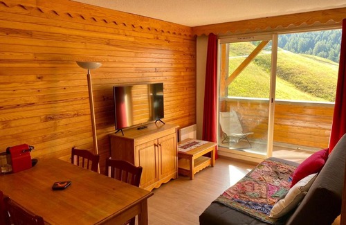 Allos Apartment | Charming La Foux: 2-Room Haven with Pool Access
