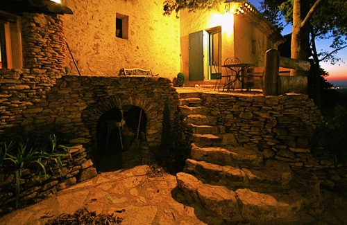 Beaumes-de-Venise Cottage | Tranquil La Micoucoule: 18th Century Retreat with Pool