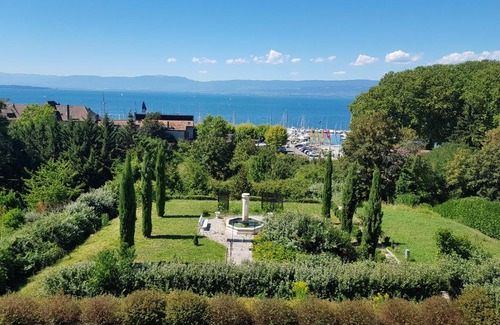 Thonon-les-Bains Apartment | Discover LA FREGATE: 10/10 Rating with Hot Tub & Kitchen