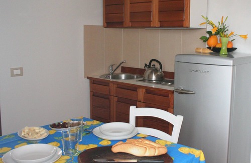 Syracuse House | La Frescura - Cozy Apartment with Scenic Views and Pool