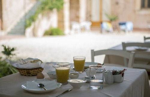Syracuse House | La Frescura - Cozy Apartment with Scenic Views and Pool