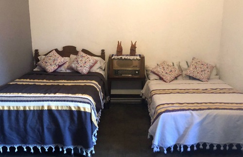Calzada Madero House | Discover La Frontera Hostel: Relax with Spa & Breakfast