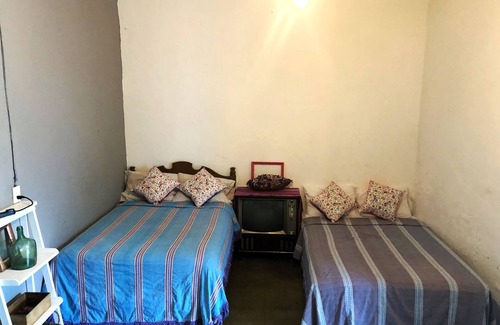 Calzada Madero House | Discover La Frontera Hostel: Relax with Spa & Breakfast