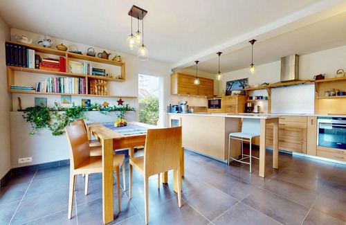 Seynod House | La Fruitière: A Perfect Getaway with Spa and Family Amenities