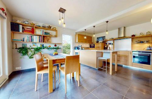 Seynod House | Family-Friendly Getaway at La Fruitière with Great Reviews