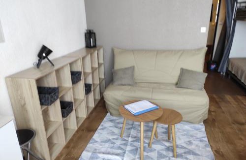 Piau Engaly Apartment | Cozy La Géla: Ski-In Studio with Spa and Dining Options