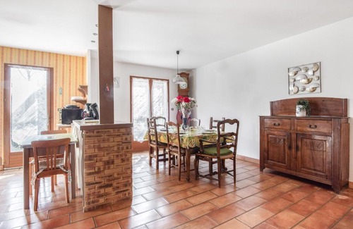Joyeuse House | Discover La Génova: Family & Pet Friendly Retreat