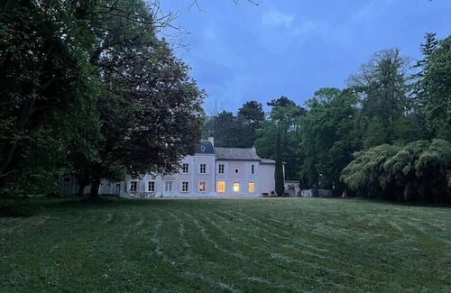Savasse House | Spacious La Gallée: Family-Friendly Home with Pool & Breakfast