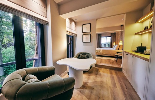 Genval Bed & Breakfast | Discover La Garçonnière Genval: Guest Rated 9/10 with Breakfast