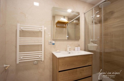 Logrono Historic Centre Apartment | Guest Rated: La Garnacha with Breakfast & Family Amenities