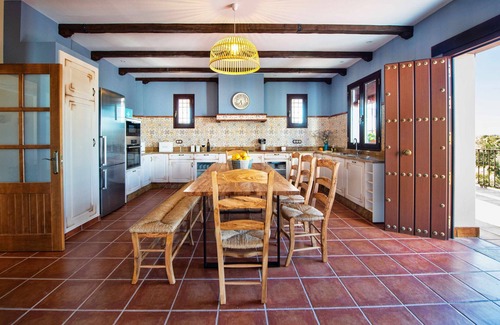 Almodovar del Rio Villa | Discover La Garrida: Country House with Lake Views & Spa