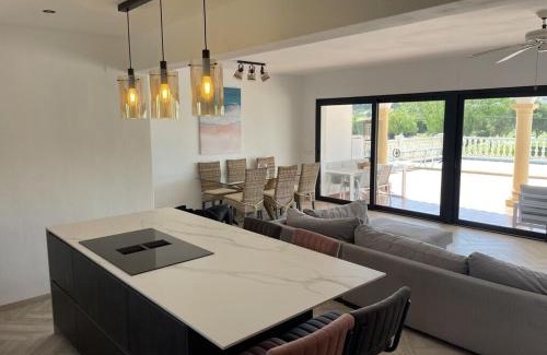 Urbanizacion La Mandarina Villa | La Gavina - Spacious 5-Bedroom Villa with Private Pool in Javea