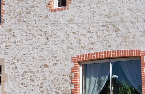 Tillieres Bed & Breakfast | Family-Friendly Retreat at La Genoise: Guest Rated 9/10