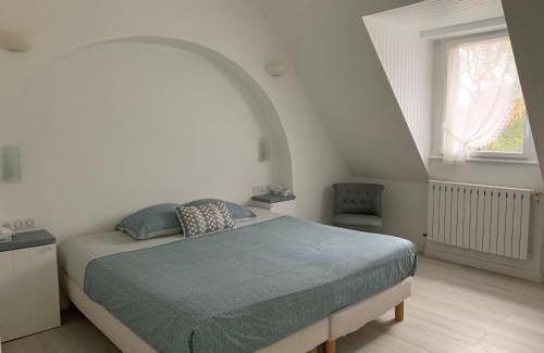 Treffiagat Bed & Breakfast | Family-Friendly Retreat at La Gentilhommière with Pool