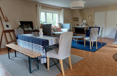 Airoux Apartment | Oceanfront Getaway at La Ginelle - Appartement Savane