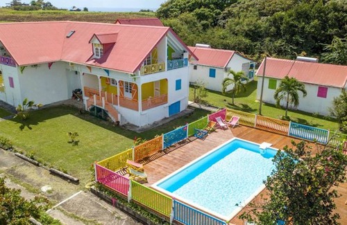 Capesterre-de-Marie-Galante House | Experience La Tourterelle Rose: Family-Friendly Getaway