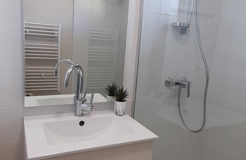 Saint-Genies-de-Fontedit Apartment | Bright and Inviting La Grange de Léon - Ideal Location Awaits