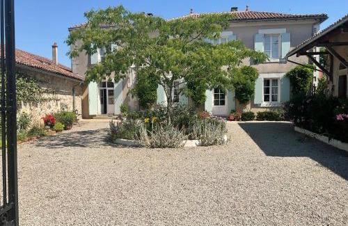 Confolens House | Oceanfront Escape at La Grange Terrou - Rated 9.4/10