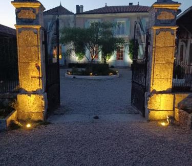 Confolens House | Oceanfront Escape at La Grange Terrou - Rated 9.4/10