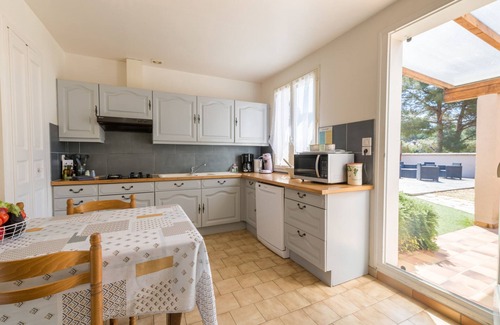 Giens Villa | Family-Friendly La Grande Auguière with Spa & Breakfast