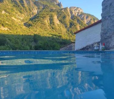 Le Caire Bed & Breakfast | Experience La Grande Histoire d'Annie with Ocean Views