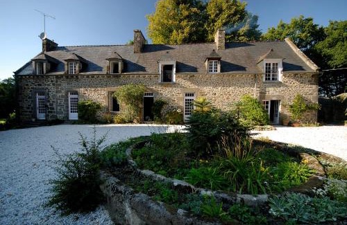 Saint-Pierre-de-Plesguen Bed & Breakfast | Experience Comfort at La Grande Sauvagère - Rated 9/10!