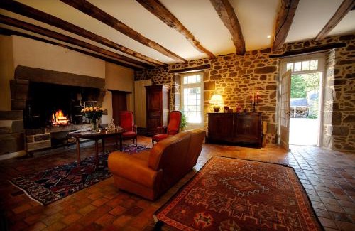 Saint-Pierre-de-Plesguen Bed & Breakfast | Experience Comfort at La Grande Sauvagère - Rated 9/10!