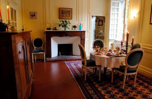 Saint-Pierre-de-Plesguen Bed & Breakfast | Experience Comfort at La Grande Sauvagère - Rated 9/10!