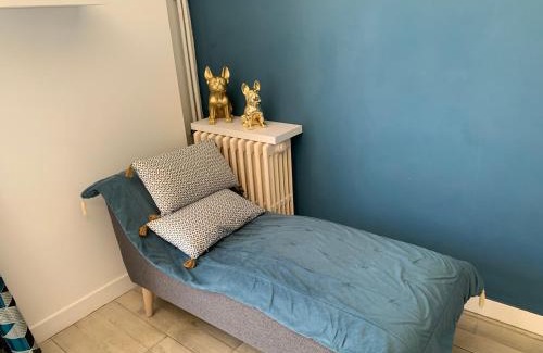Le Marais Apartment | Discover La Grande Terrasse: Family-Friendly Garden Retreat