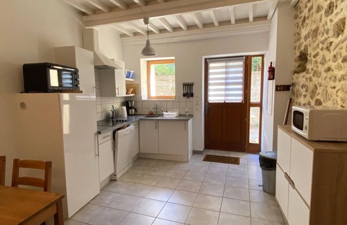 Rouffiac-des-Corbieres Cottage | Idyllic Retreat with Castle Views and Top-Rated Amenities