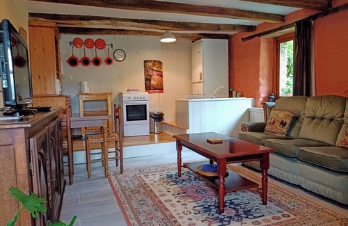 Melrand House | Charming La Grange: A Converted Barn in Talroch with Breakfast