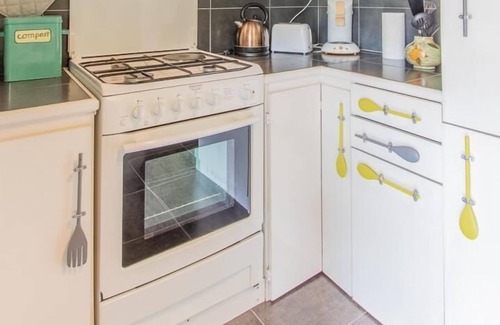 Curgy House | Family-Friendly Retreat at la Grange Agapé in Curgy