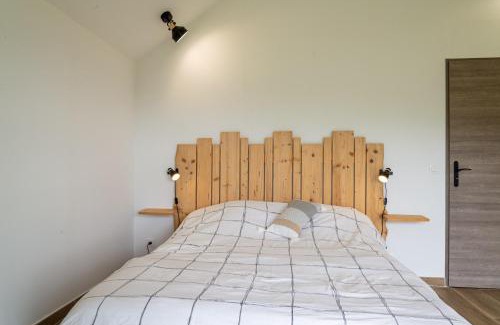 Pont-de-Montvert-Sud-Mont-Lozere House | Discover Family-Friendly Comfort at La Grange d'Elie et Rosa