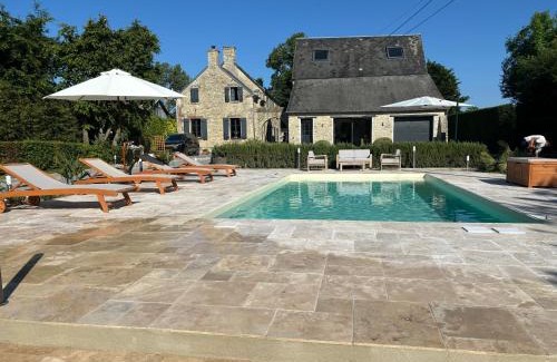Ellon House | Relax at La Grange Des Guesdons with Oceanfront Views