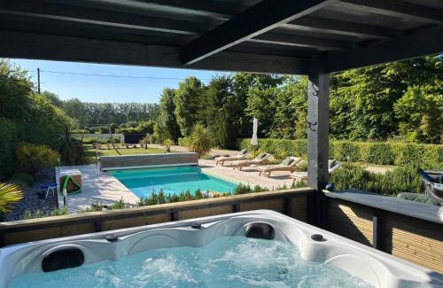 Ellon House | Relax at La Grange Des Guesdons with Oceanfront Views