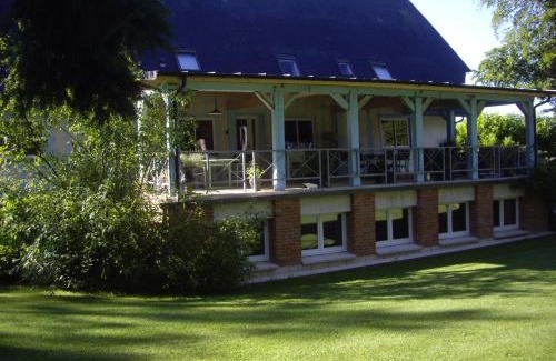 Cleres Bed & Breakfast | High-Quality Getaway at La Grange des Marettes - 9.1/10