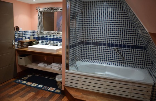 Cleres House | Guest Rated 9.6: La Grange Des Marettes with Spa & Breakfast