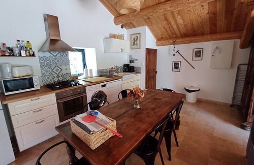 Hures-la-Parade Cottage | Relax at La Grange du Méjean: Spa, Sauna & Scenic Views