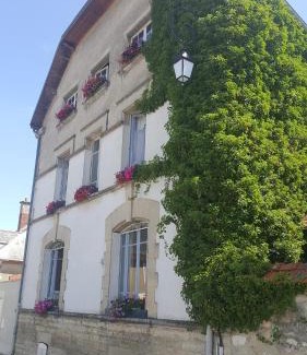 Hermonville Bed & Breakfast | Cozy La Grange en Champagne: Pet Friendly with Ocean Views