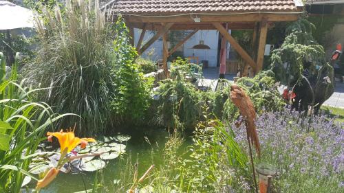 Hermonville Bed & Breakfast | Cozy La Grange en Champagne: Pet Friendly with Ocean Views